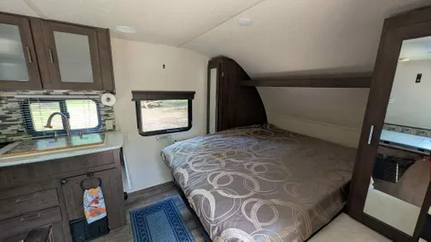 RV3 — image 2 of 7