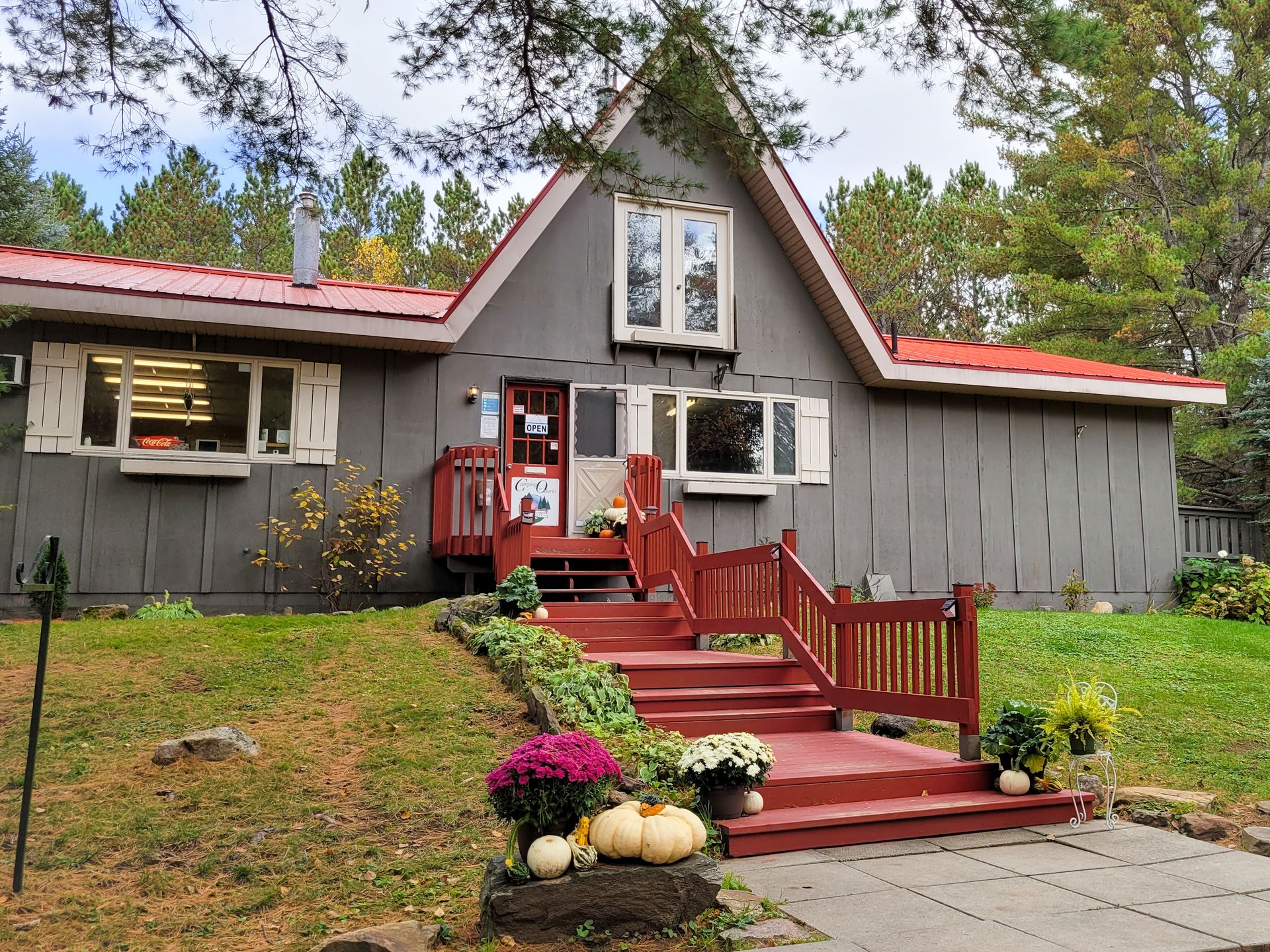 Algonquin Pines Campground, Dwight, Ontario