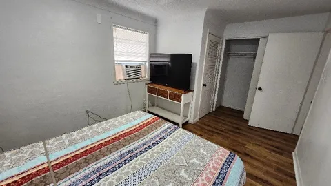 Lakeview Cove 2 Bedroom Deluxe with Kitchen - 2 — image 2 of 11