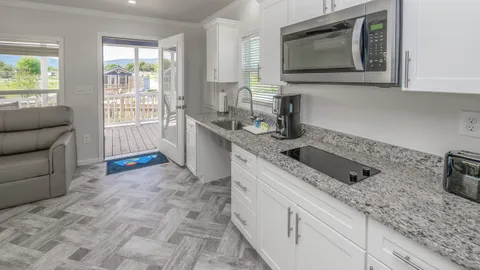 Premier Cottages - 2 Bedroom — image 16 of 16