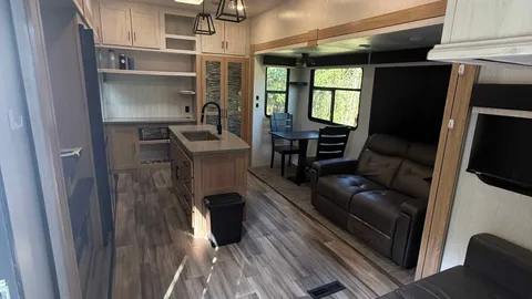 RV Rentals — image 2 of 14