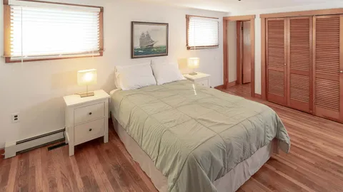 Marshall House 4 Bedroom 2 1/2 Bath — image 17 of 17