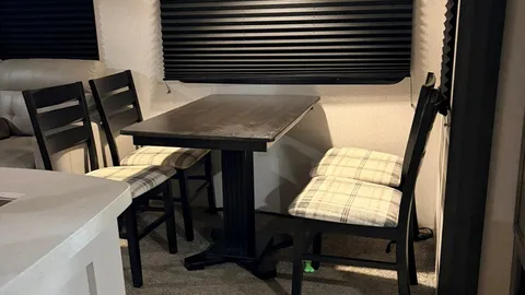 New RV — image 2 of 8