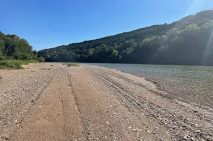 Brazos River Hideout – photo 3