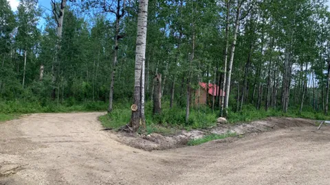 Rustic Cabin (with power) — image 1 of 8