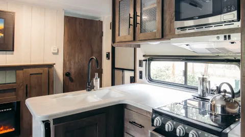 Surf Grove Rental RV — image 2 of 10