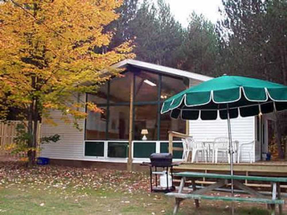 High Falls Bay Cottages, Camping & Waterpark Bracebridge, Ontario