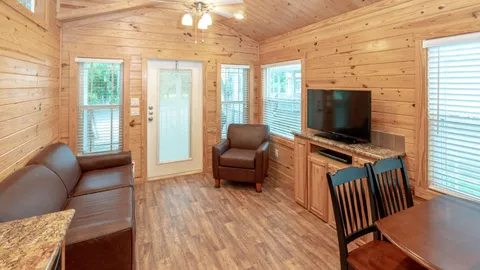 Sabine Cottage Rental — image 8 of 8