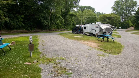 Full Hookup 30amp RV Site — image 2 of 5