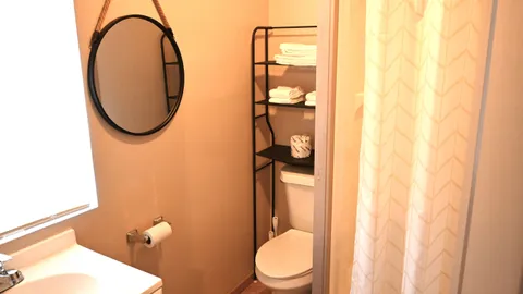 Premium Cabin — image 2 of 4