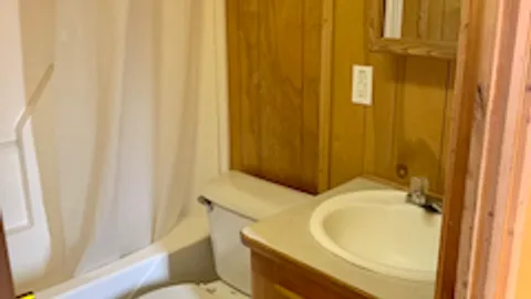 Buddy Deluxe Cabin — image 7 of 7
