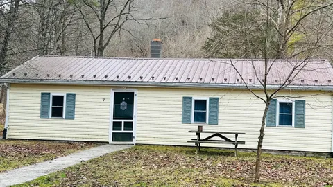 Cabin 9 — image 1 of 1