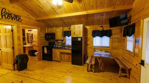 Cabin 1 - Delores's Den — image 6 of 6
