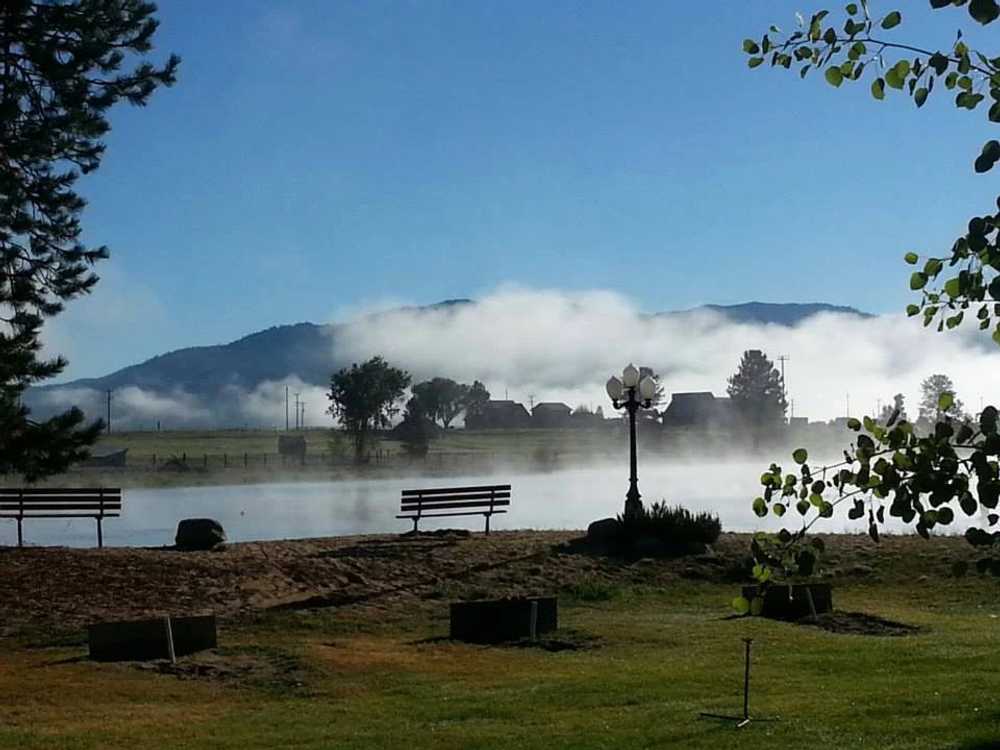 Water's Edge RV Park - Photo 4