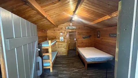 Premier Cabin — image 2 of 7