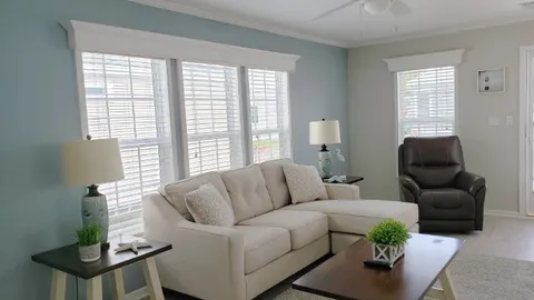 Deluxe 2 Bedroom — image 2 of 13