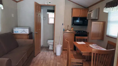 Yogi Bear ™  Comfort Cabin — image 3 of 3