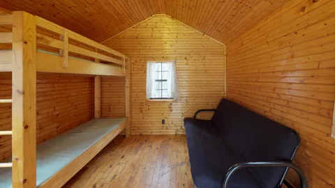 Cozy Cottage (Sleeps 6) — image 2 of 5