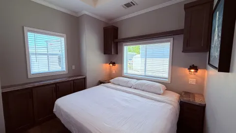 Diamond 1 Bedroom — image 2 of 9