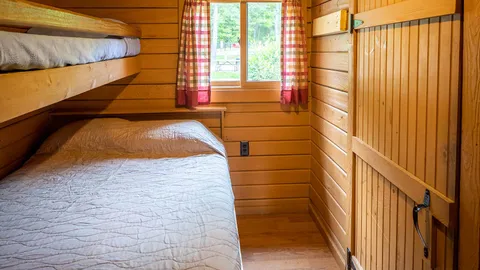 Comfort Cabin — image 2 of 13
