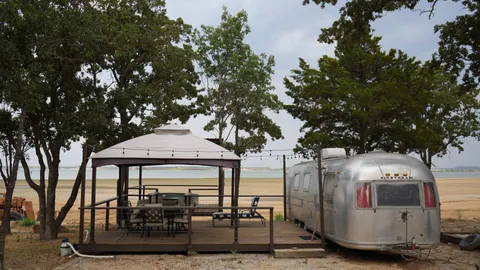 Airstream — image 11 of 11