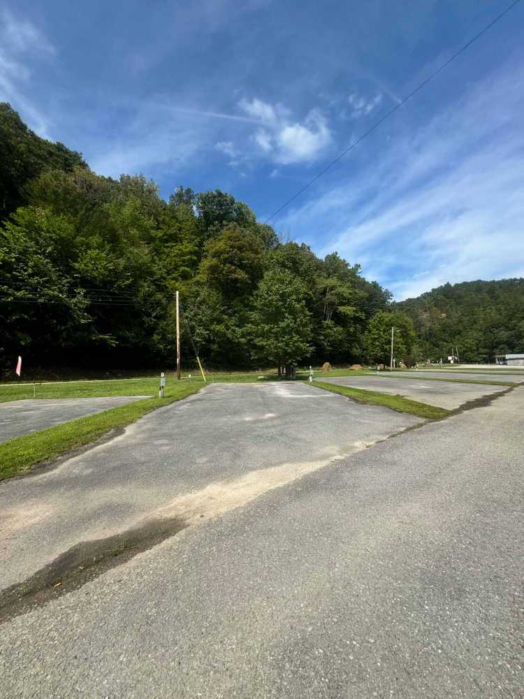 Leslie County RV Park, Hyden, Kentucky - Photo 4