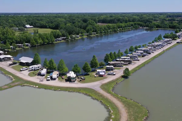 Poche's RV Park and Fish-N-Camp – photo 1