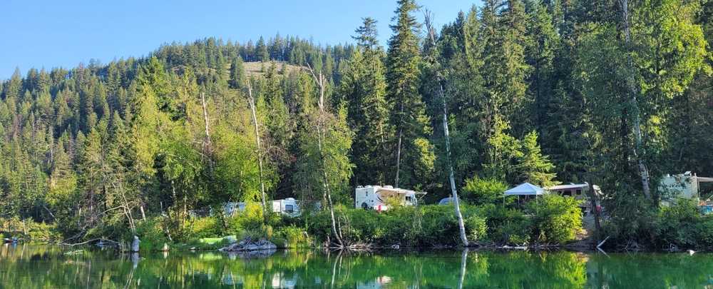Echo Lake Resort, Lumby, British Columbia - Photo 2