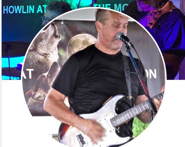 Howlin at the Moon Band