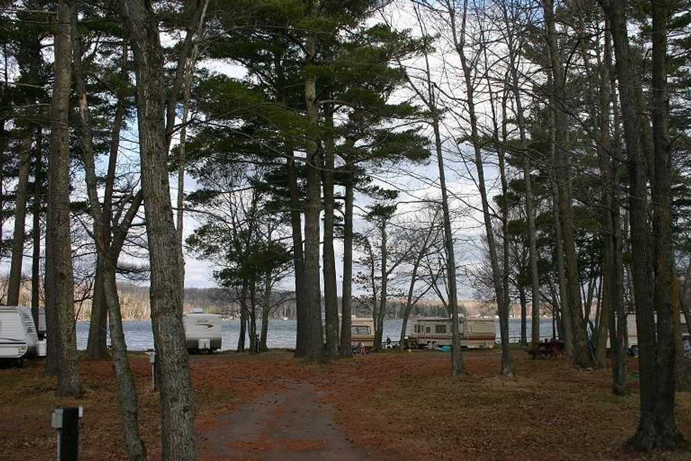 The Lounge on Big Lake Shores - Cloquet, MN - Photo 4