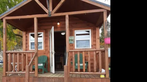 2 Bedroom Delux Cabin — image 5 of 5