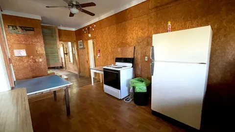 Texan Hotel — image 2 of 12