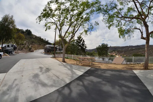 Champagne Lakes RV Resort – photo 1
