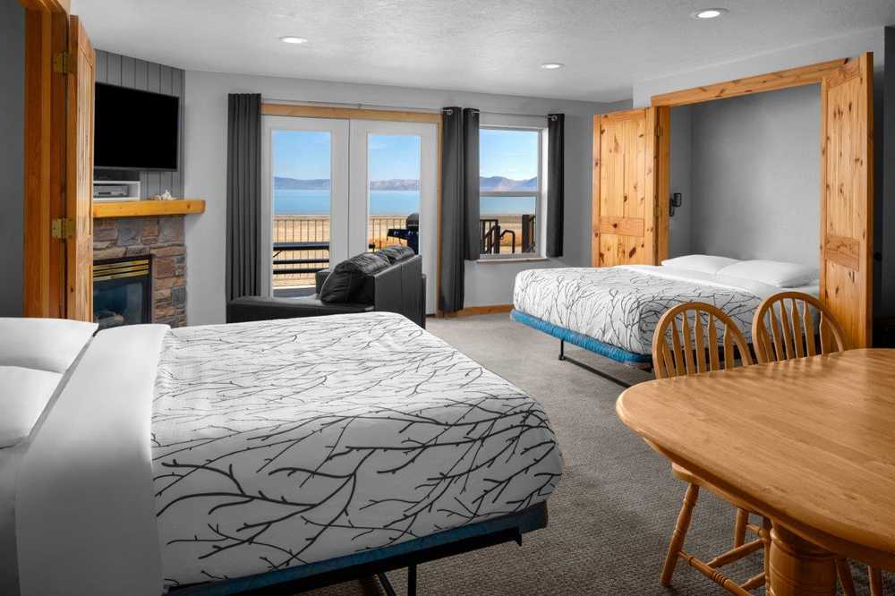 Beach Hotel - Park View Junior Suite (Sleeps 4)