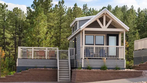 Yogi Bear™ Cabin — image 1 of 8