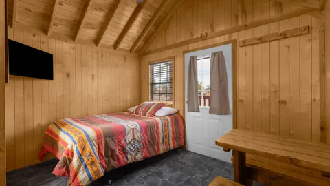 Deluxe Cabin - Full Bed — image 7 of 7