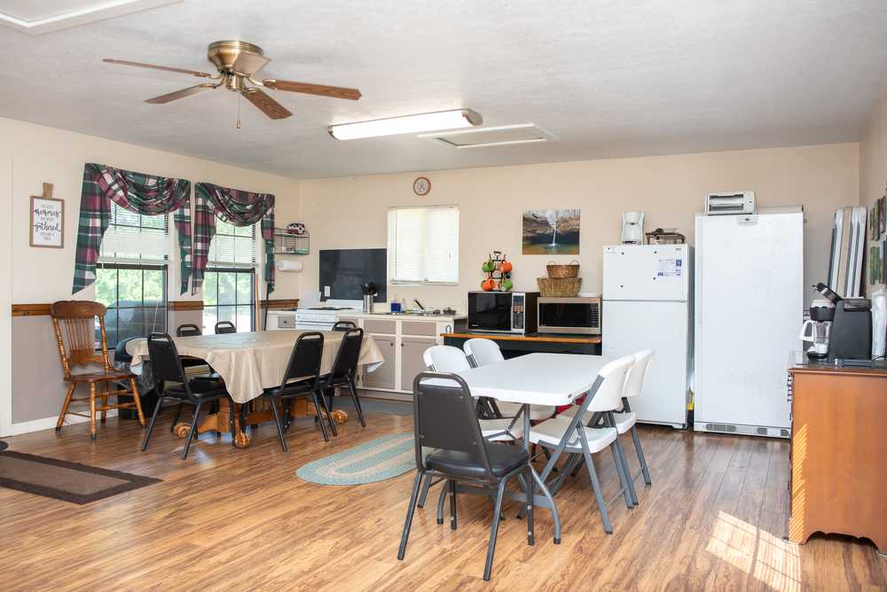 Mountain View RV Park and Guest Motel - Photo 5