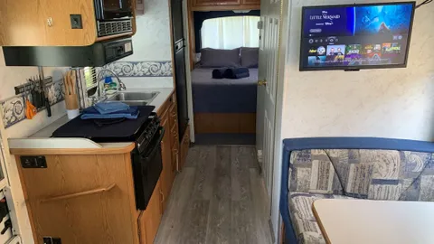 Rental RV — image 2 of 12