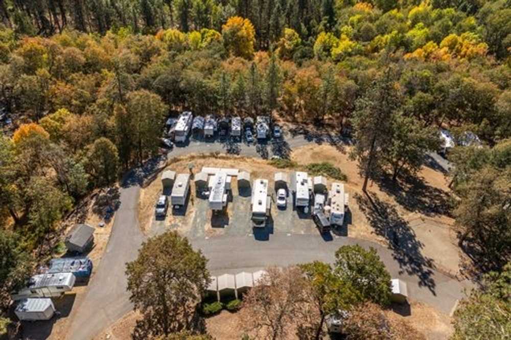 Whitehorse RV Village - Grants Pass, OR - Photo 3