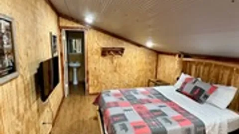 Creek Front Deluxe Cabin — image 2 of 12