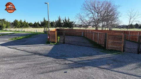 Premium Fenced Full Hookup — image 1 of 7