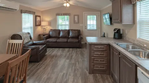 One Bedroom Cottage — image 7 of 7
