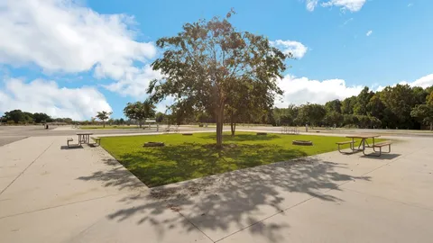 Quad — image 2 of 8