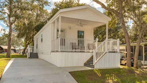 Standard Park Model 1 Bedroom — image 1 of 11