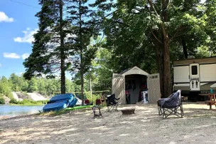 High Falls Bay Cottages, Camping & Waterpark – photo 2