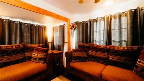 Fleetwood Lodge — image 2 of 6