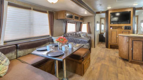 RV Rentals - RV 70 Papa's Hideaway — image 16 of 16