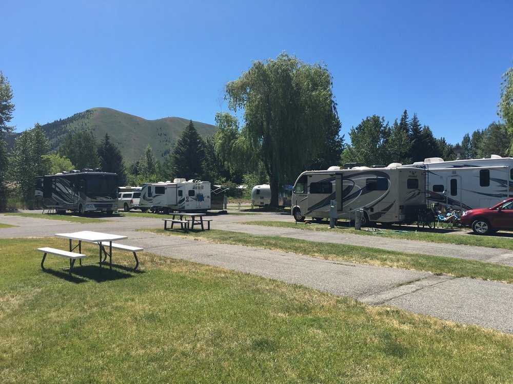 The Meadows RV Park - Photo 5