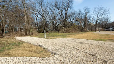 Deluxe Back-In RV Site — image 2 of 3