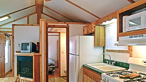 Cabin Style #6 2 Bedroom sleeps 6 — image 3 of 3